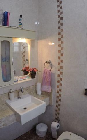 Casa à venda com 150m², 3 quartos e 3 vagasBanheiro entre Quarto 2 e 3