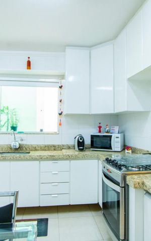 Casa para alugar com 172m², 3 quartos e 2 vagas Casa para alugar com 172m², 3 quartos e 2 vagasCozinha - Armários