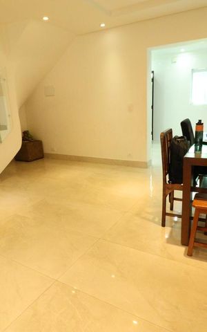 Casa à venda com 135m², 3 quartos e 2 vagasSala