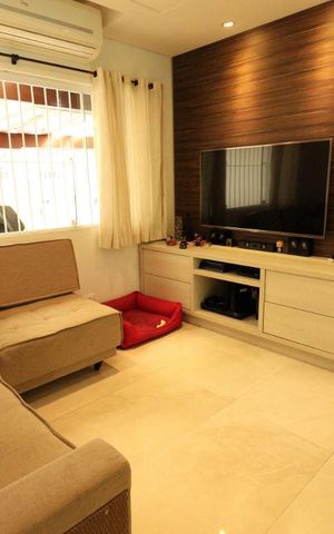 Casa à venda com 135m², 3 quartos e 2 vagasSala