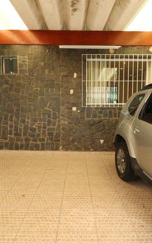 Casa à venda com 135m², 3 quartos e 2 vagasFachada