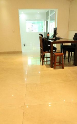 Casa à venda com 135m², 3 quartos e 2 vagasSala