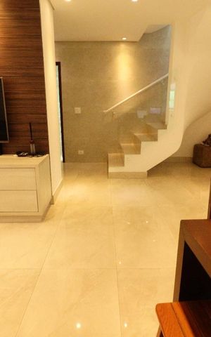 Casa à venda com 135m², 3 quartos e 2 vagasSala