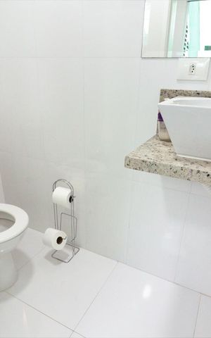 Casa à venda com 135m², 3 quartos e 2 vagasBanheiro de Serviço