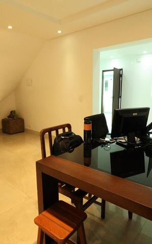 Casa à venda com 135m², 3 quartos e 2 vagasSala