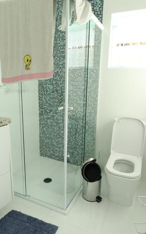 Casa à venda com 135m², 3 quartos e 2 vagasBanheiro 1