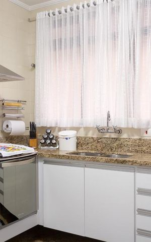 Apartamento à venda com 240m², 4 quartos e 3 vagas Apartamento à venda com 240m², 4 quartos e 3 vagasCozinha