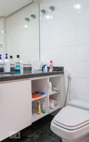 Apartamento à venda com 240m², 4 quartos e 3 vagas Apartamento à venda com 240m², 4 quartos e 3 vagasBanheiro do Quarto 1