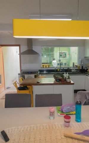 Casa à venda com 170m², 3 quartos e 4 vagas Casa à venda com 170m², 3 quartos e 4 vagasCozinha