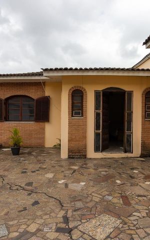 Casa para alugar com 210m², 2 quartos e 2 vagas Casa para alugar com 210m², 2 quartos e 2 vagasQuintal