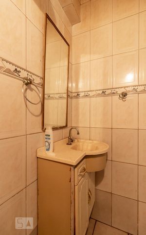 Casa para alugar com 210m², 2 quartos e 2 vagas Casa para alugar com 210m², 2 quartos e 2 vagasBanheiro Social
