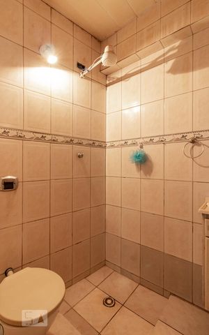 Casa para alugar com 210m², 2 quartos e 2 vagas Casa para alugar com 210m², 2 quartos e 2 vagasBanheiro Social