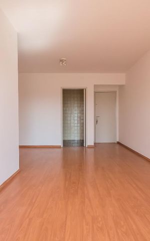 Apartamento à venda com 75m², 2 quartos e 1 vaga Apartamento à venda com 75m², 2 quartos e 1 vagaSala