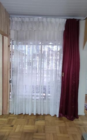 Casa à venda com 250m², 4 quartos e 7 vagas Casa à venda com 250m², 4 quartos e 7 vagasSala