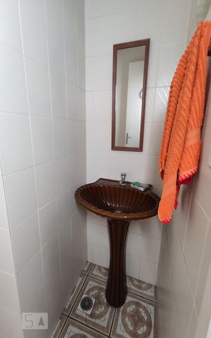 Casa à venda com 250m², 4 quartos e 7 vagas Casa à venda com 250m², 4 quartos e 7 vagasLavabo