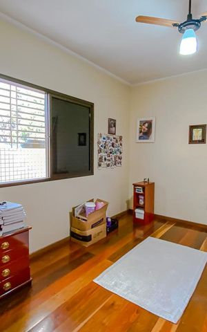Casa à venda com 190m², 4 quartos e 2 vagasQuarto
