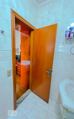 Casa à venda com 190m², 4 quartos e 2 vagasBanheiro da Suite 2