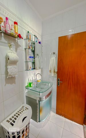 Casa à venda com 190m², 4 quartos e 2 vagasBanheiro da Suite