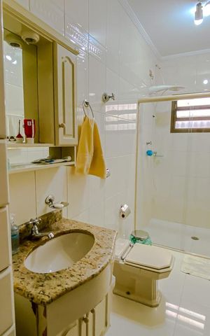 Casa à venda com 190m², 4 quartos e 2 vagasLavabo