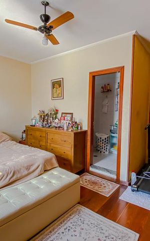 Casa à venda com 190m², 4 quartos e 2 vagasSuite