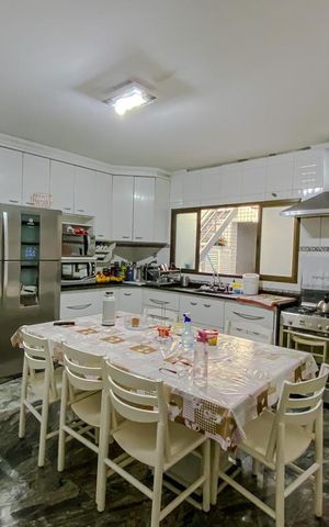 Casa à venda com 190m², 4 quartos e 2 vagasCozinha