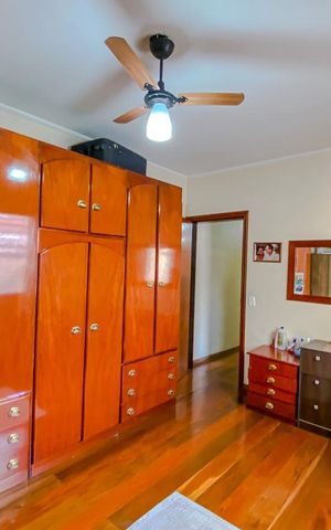 Casa à venda com 190m², 4 quartos e 2 vagasQuarto