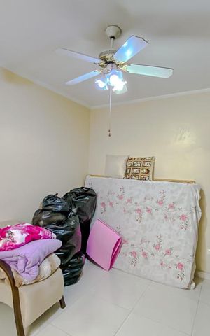 Casa à venda com 190m², 4 quartos e 2 vagasEscritorio