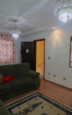 Casa à venda com 225m², 3 quartos e 2 vagas Casa à venda com 225m², 3 quartos e 2 vagasSala
