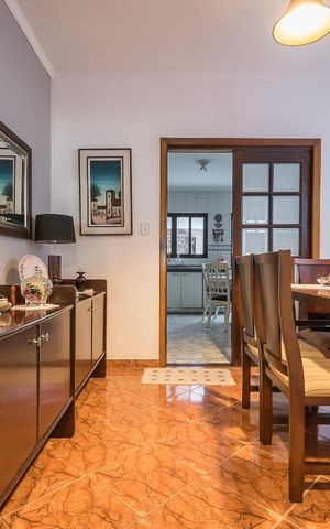 Casa à venda com 150m², 3 quartos e 2 vagas Casa à venda com 150m², 3 quartos e 2 vagasSala de Jantar