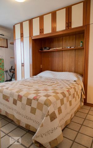 Apartamento à venda com 78m², 2 quartos e 2 vagasSuíte