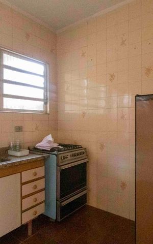 Casa à venda com 250m², 3 quartos e 3 vagas Casa à venda com 250m², 3 quartos e 3 vagasCasa 2 - Cozinha