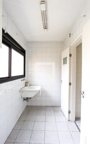 Apartamento à venda com 106m², 3 quartos e 3 vagas Apartamento à venda com 106m², 3 quartos e 3 vagasÁrea de Serviço