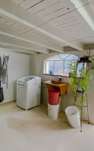 Casa à venda com 120m², 2 quartos e 4 vagasLavanderia