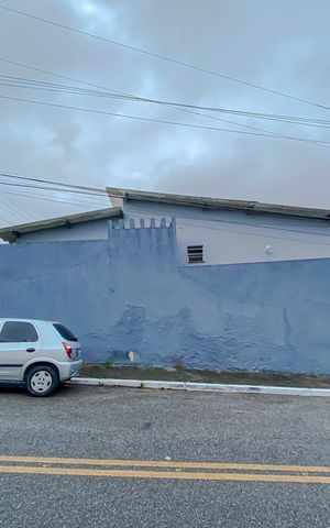 Casa à venda com 120m², 2 quartos e 4 vagasFachada
