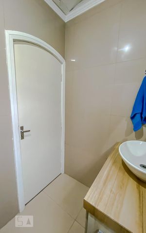 Casa à venda com 120m², 2 quartos e 4 vagasBanheiro