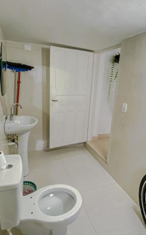 Casa à venda com 120m², 2 quartos e 4 vagasBanheiro de Serviço