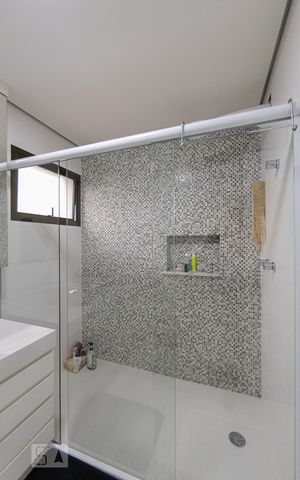 Apartamento para alugar com 140m², 3 quartos e 2 vagas Apartamento para alugar com 140m², 3 quartos e 2 vagasBanheiro da Suite