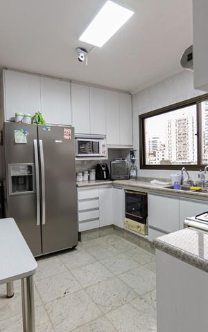 Apartamento para alugar com 140m², 3 quartos e 2 vagas Apartamento para alugar com 140m², 3 quartos e 2 vagasCozinha