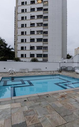 Apartamento para alugar com 140m², 3 quartos e 2 vagas Apartamento para alugar com 140m², 3 quartos e 2 vagasÁrea comum - Piscina