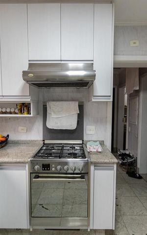 Apartamento para alugar com 140m², 3 quartos e 2 vagas Apartamento para alugar com 140m², 3 quartos e 2 vagasCozinha