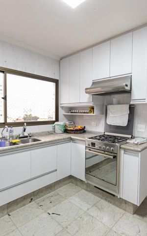 Apartamento para alugar com 140m², 3 quartos e 2 vagas Apartamento para alugar com 140m², 3 quartos e 2 vagasCozinha