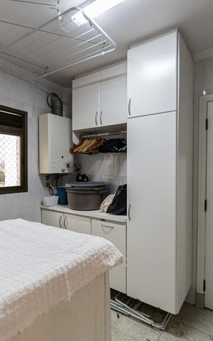 Apartamento para alugar com 140m², 3 quartos e 2 vagas Apartamento para alugar com 140m², 3 quartos e 2 vagasÁrea de Serviço
