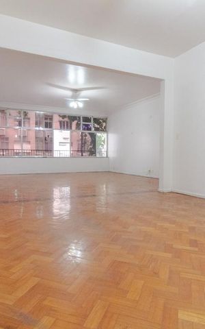 Apartamento à venda com 150m², 4 quartos e 1 vaga Apartamento à venda com 150m², 4 quartos e 1 vagaSala