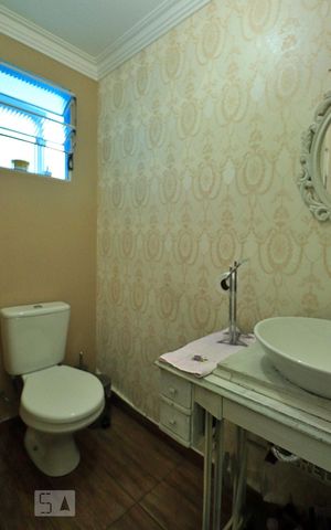 Casa à venda com 152m², 3 quartos e 1 vagaLavabo