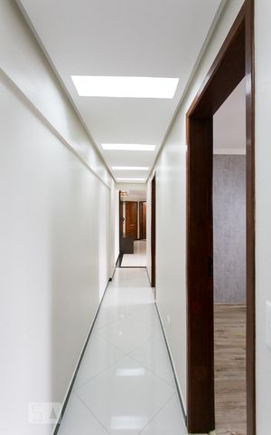 Apartamento à venda com 70m², 3 quartos e 1 vagaCorredor