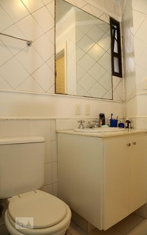 Apartamento à venda com 302m², 3 quartos e 4 vagasBanheiro da Suíte 2