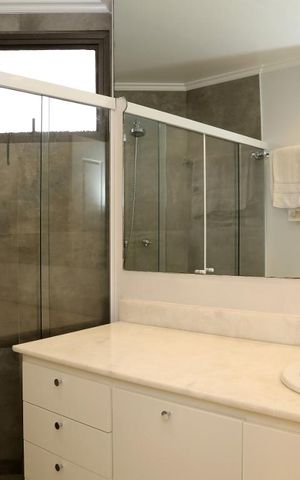 Apartamento à venda com 302m², 3 quartos e 4 vagasBanheiro da Suíte 1