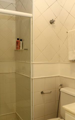 Apartamento à venda com 302m², 3 quartos e 4 vagasBanheiro da Suíte 2