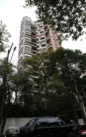 Apartamento à venda com 302m², 3 quartos e 4 vagasFachada