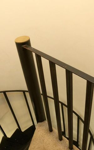 Apartamento à venda com 302m², 3 quartos e 4 vagasEscada